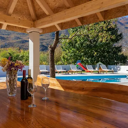 Beautiful In Holiday home *